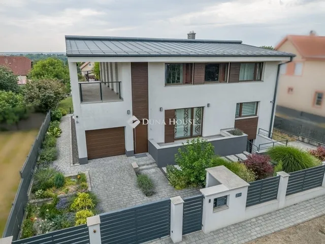 Eladó ház Biatorbágy 440 nm