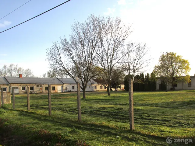 Eladó kereskedelmi és ipari ingatlan Kisbér 9183 nm