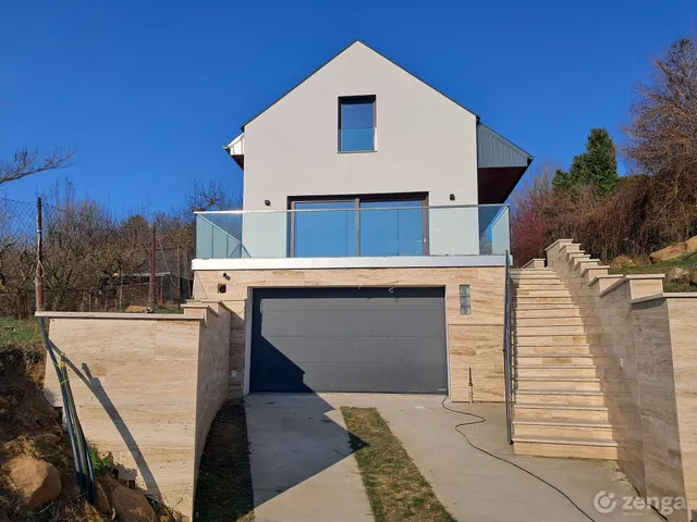 Eladó ház Budapest II. kerület, Pesthidegkút-Ófalu 231 nm