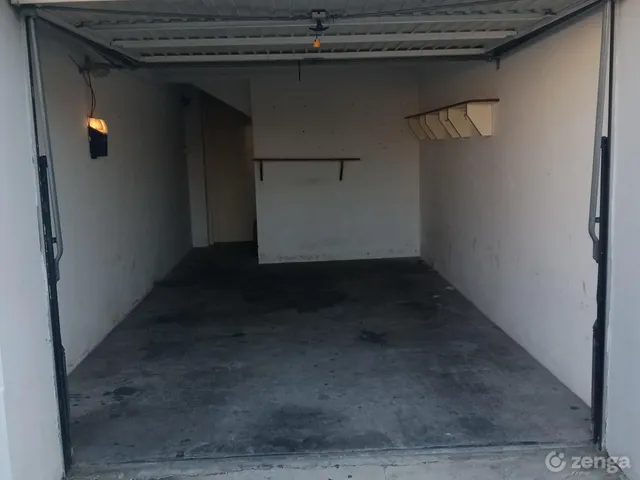 Kiadó garázs Pápa, Belváros 19 nm
