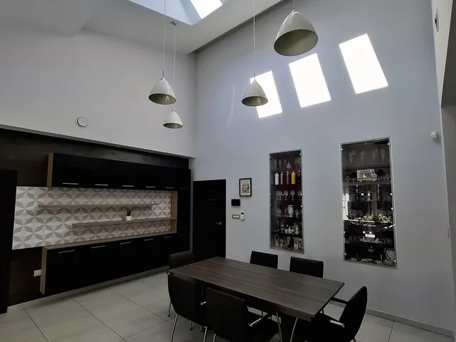 Eladó ház Debrecen, Bellegelőkert 245 nm