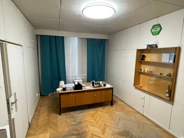 Kiadó kereskedelmi és ipari ingatlan Debrecen, Belváros 198 nm