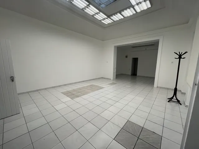 Kiadó kereskedelmi és ipari ingatlan Debrecen, Belváros 198 nm