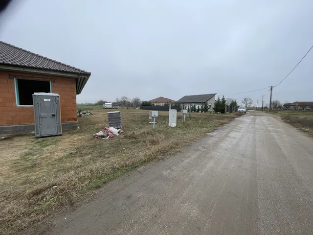 Eladó telek Mikepércs 802 nm