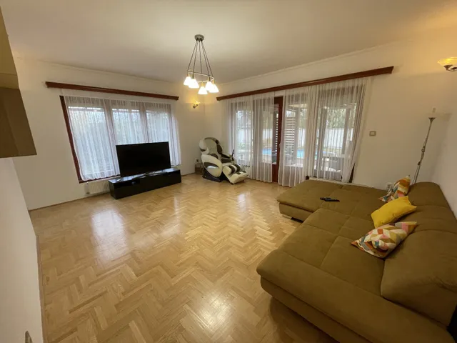 Eladó ház Debrecen, Biharikert 200 nm