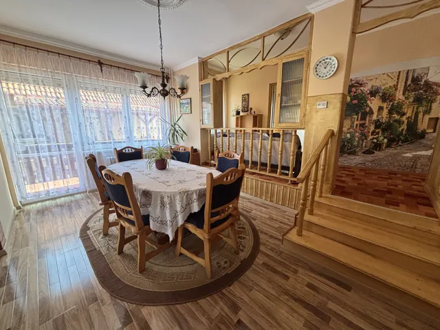 Eladó ház Debrecen, Biharikert 180 nm