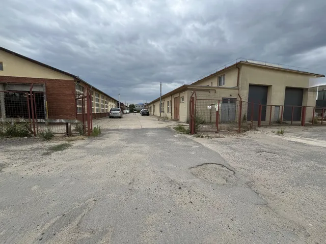 Kiadó kereskedelmi és ipari ingatlan Debrecen, Nyugati Ipari Park 209 nm