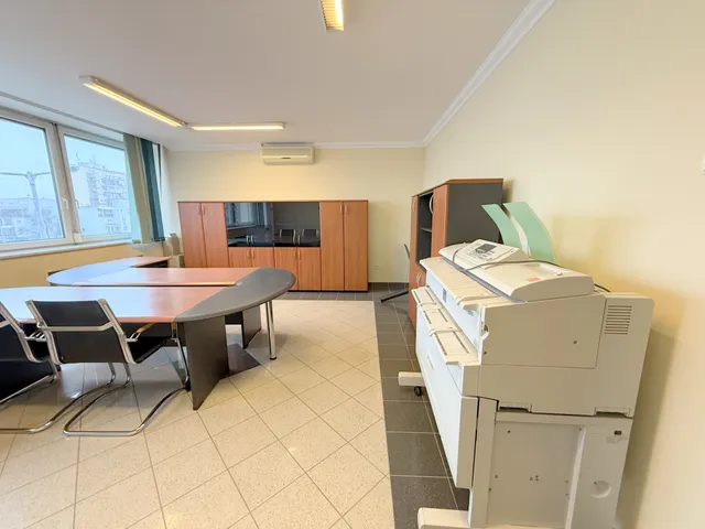 Kiadó kereskedelmi és ipari ingatlan Nyíregyháza, Belváros 75 nm