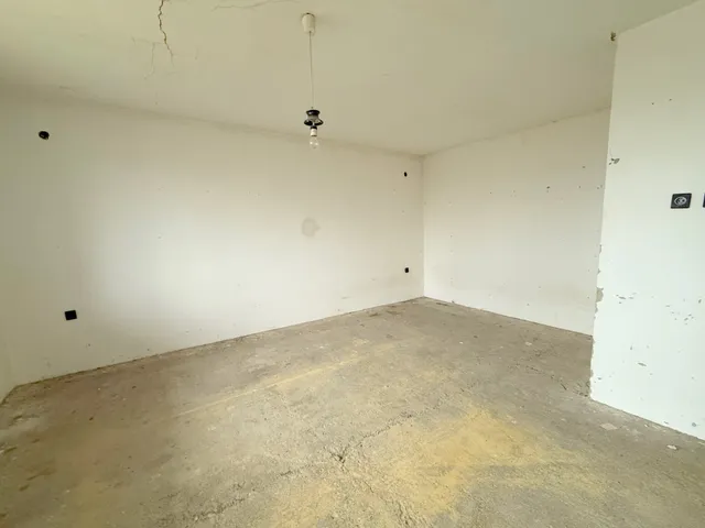 Eladó ház Rakamaz 180 nm