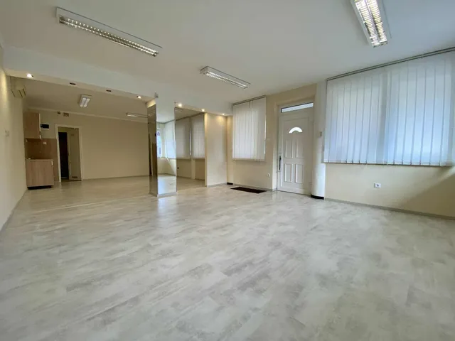 Eladó kereskedelmi és ipari ingatlan Nyíregyháza 55 nm