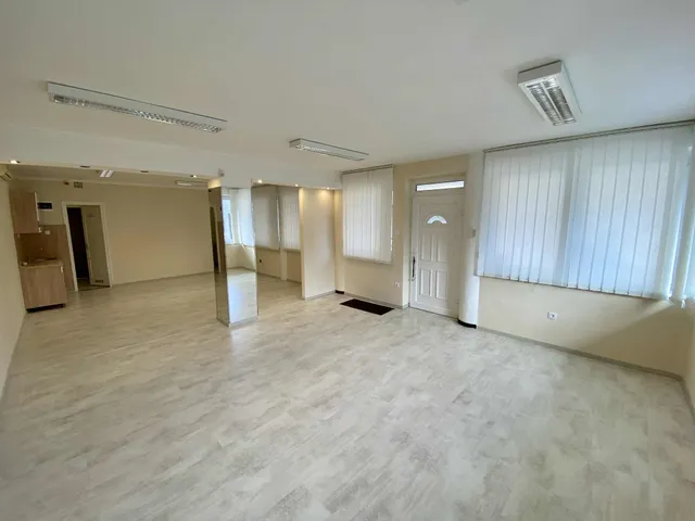 Eladó kereskedelmi és ipari ingatlan Nyíregyháza 55 nm