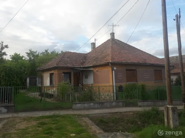 Eladó ház Szakály 100 nm