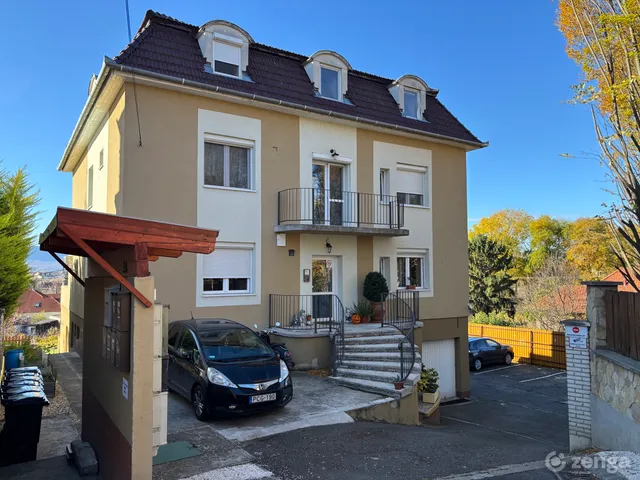 Eladó lakás Vác, Deákvár 54 nm