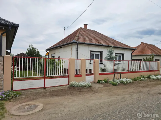 Eladó ház Szentlőrinckáta 81 nm