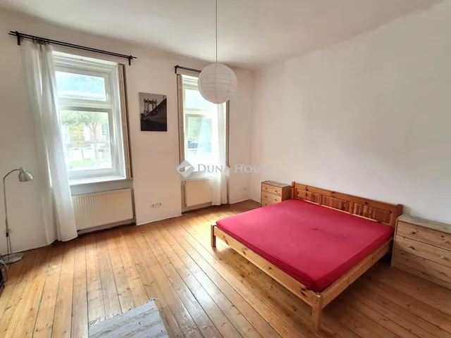 Eladó lakás Budapest XV. kerület 72 nm