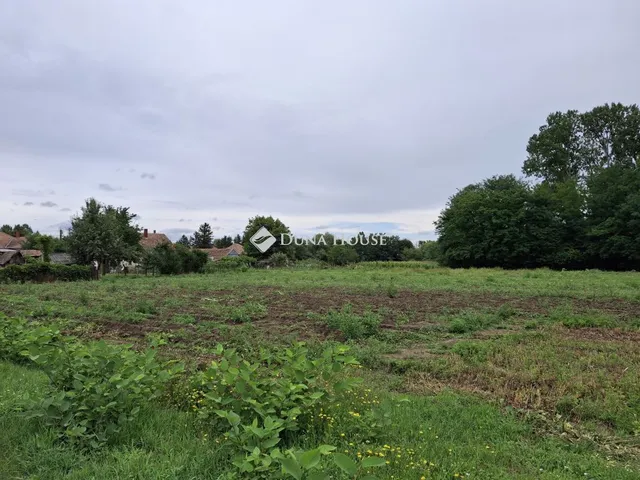 Eladó telek Zalabér, Hunyadi utca 15000 nm