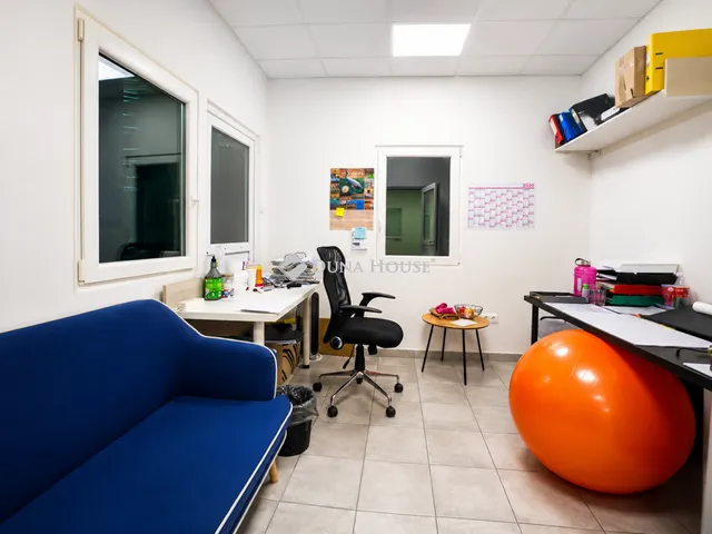 Eladó kereskedelmi és ipari ingatlan Vác 2504 nm
