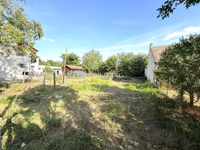 Eladó telek Budapest XVIII. kerület 684 nm