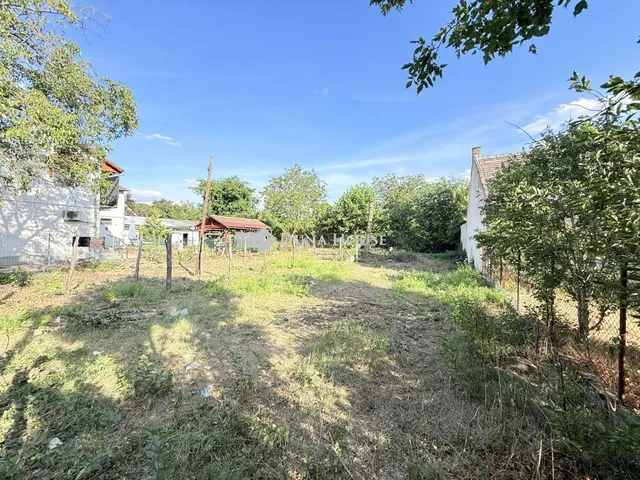 Eladó telek Budapest XVIII. kerület 684 nm