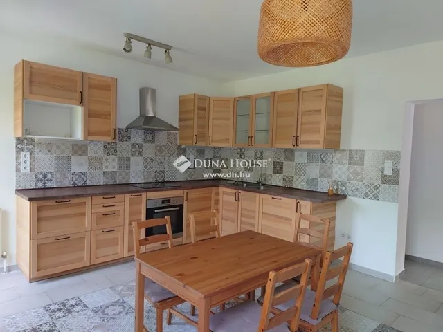 Eladó ház Dunakeszi 160 nm