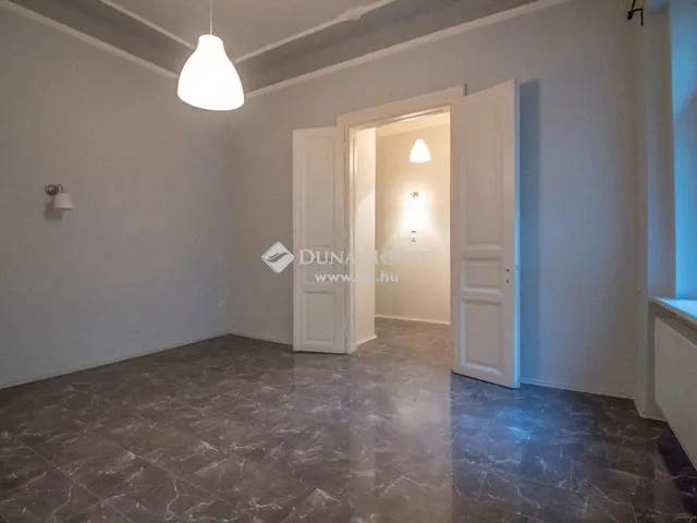 Eladó lakás Budapest VI. kerület 56 nm