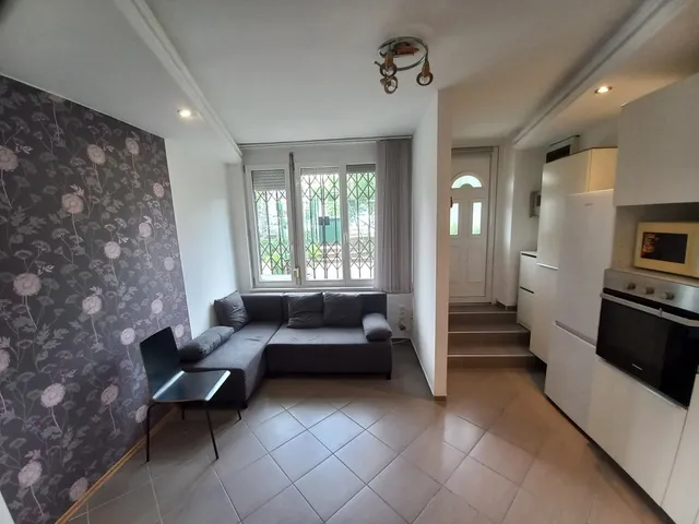 Kiadó lakás Budapest XIV. kerület, Róna utca 224 27 nm