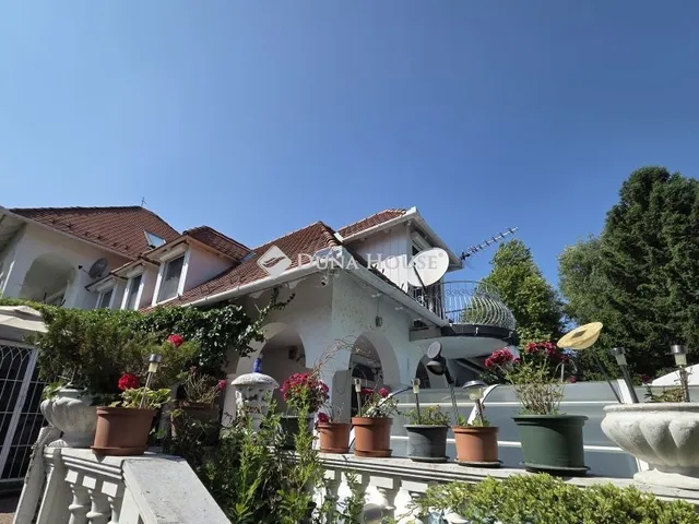 Eladó ház Budakalász 280 nm