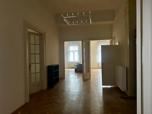 Eladó lakás Budapest V. kerület 158 nm