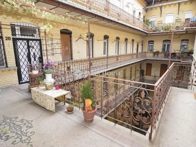 Eladó lakás Budapest VI. kerület 57 nm