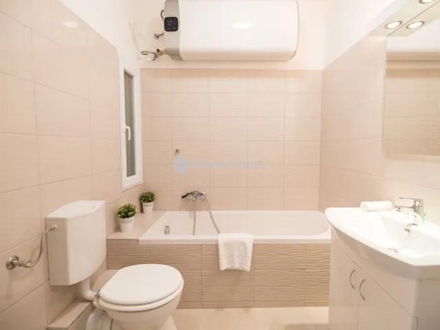 Eladó lakás Budapest I. kerület 75 nm