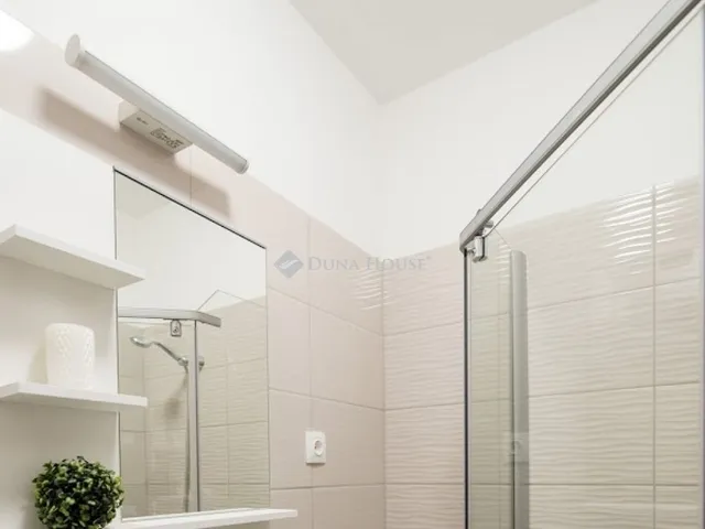 Eladó lakás Budapest I. kerület 75 nm