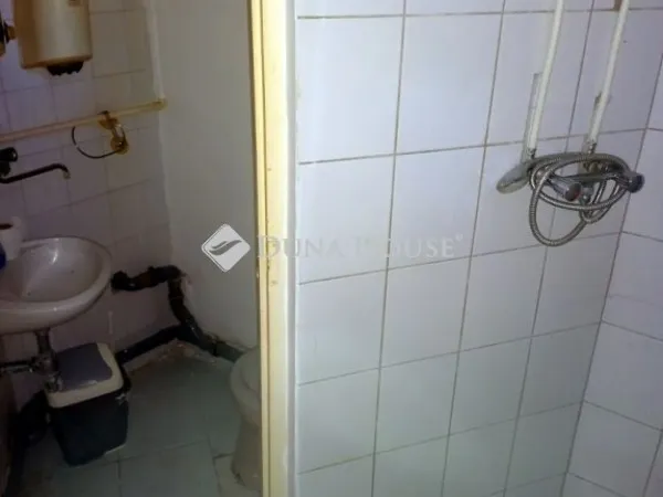 Eladó kereskedelmi és ipari ingatlan Hatvan 73 nm