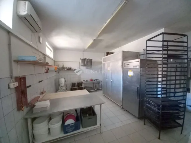 Eladó kereskedelmi és ipari ingatlan Hatvan 73 nm