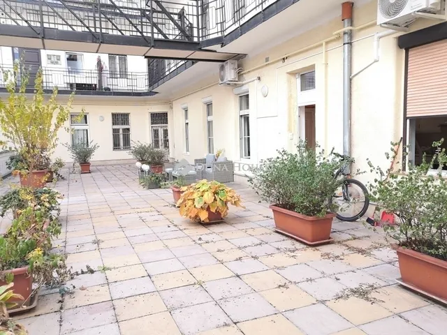 Eladó lakás Budapest VI. kerület 72 nm