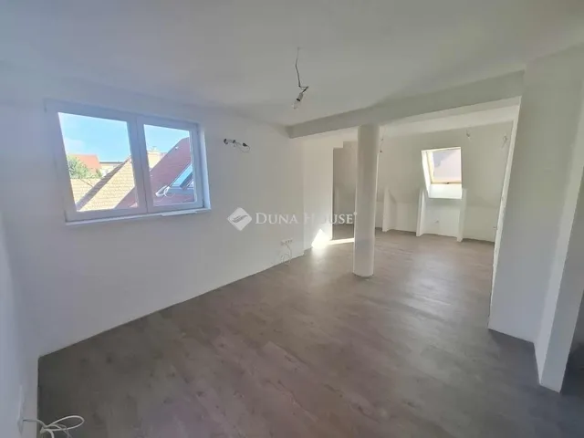 Eladó lakás Fót 61 nm