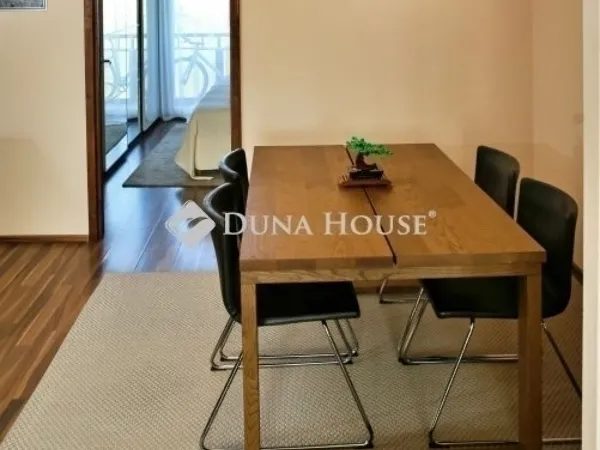 Eladó lakás Budapest XV. kerület 70 nm