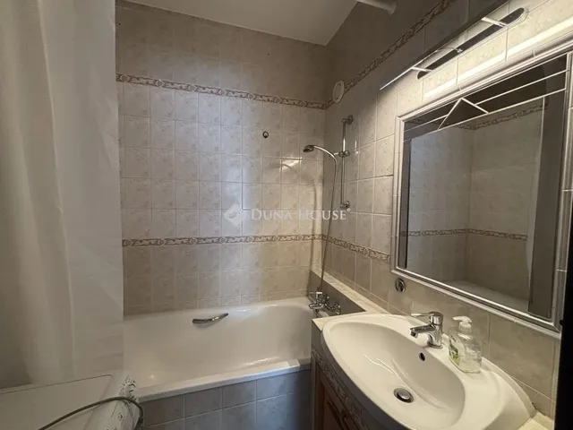 Eladó lakás Budapest III. kerület 57 nm