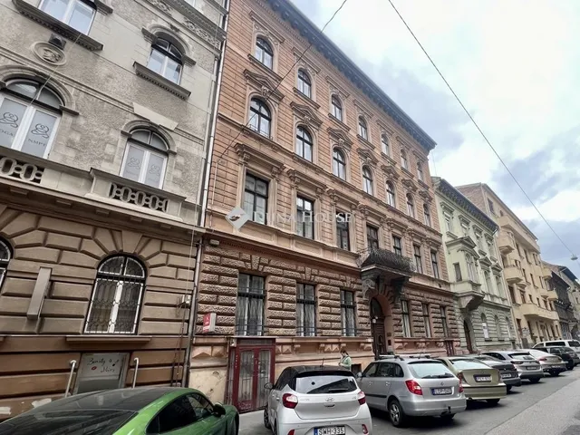 Eladó lakás Budapest VI. kerület 54 nm