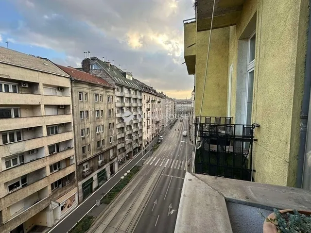 Eladó lakás Budapest II. kerület 100 nm