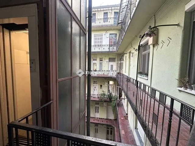 Eladó lakás Budapest II. kerület 100 nm