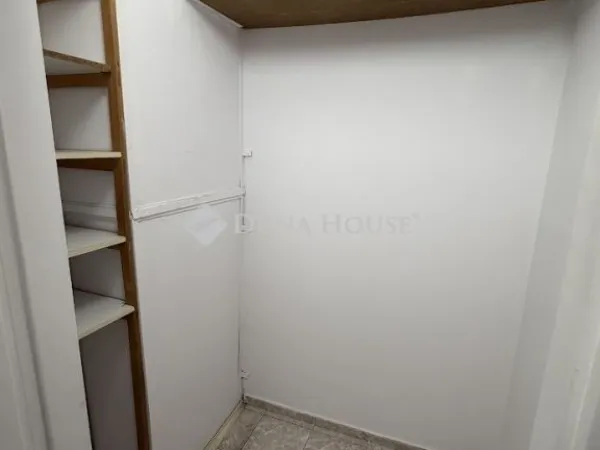 Eladó lakás Budapest III. kerület 52 nm