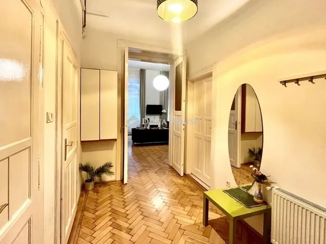 Eladó lakás Budapest VI. kerület 102 nm