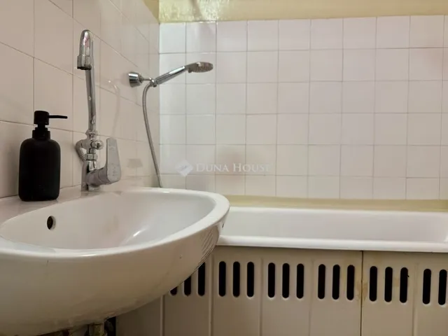 Eladó lakás Budapest III. kerület 48 nm