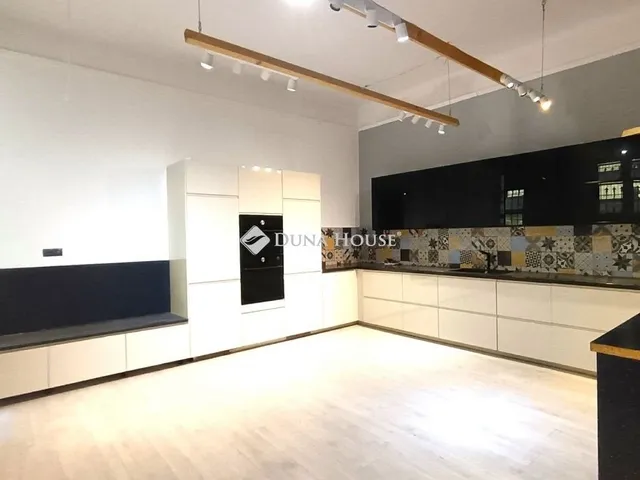 Eladó lakás Budapest II. kerület 121 nm