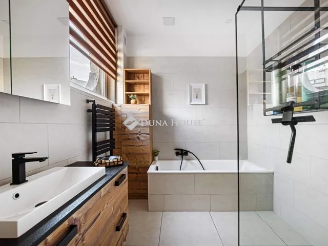 Eladó lakás Budapest II. kerület 84 nm