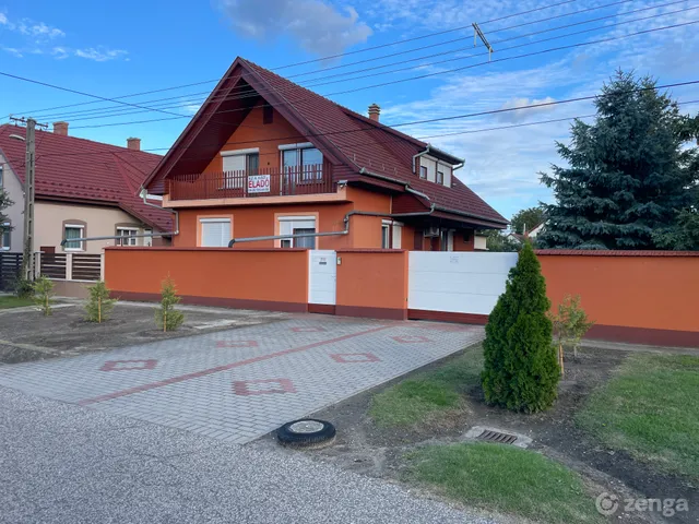 Eladó ház Kiskunfélegyháza, Bankfalu 180 nm