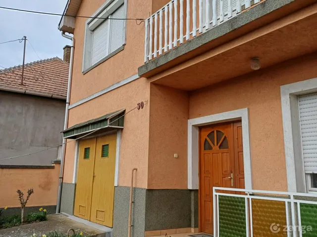 Eladó ház Gyöngyöspata, Arany János út 165 nm