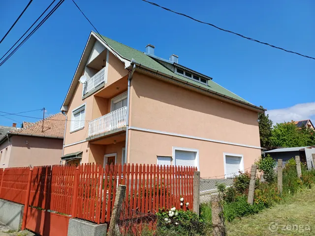 Eladó ház Gyöngyöspata, Arany János út 165 nm