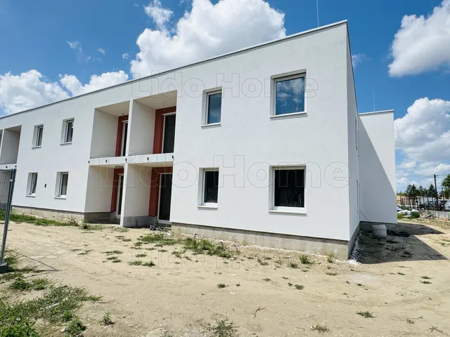 Eladó kereskedelmi és ipari ingatlan Győr, Szabadhegy 55 nm