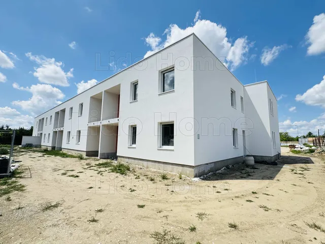 Eladó kereskedelmi és ipari ingatlan Győr, Szabadhegy 41 nm